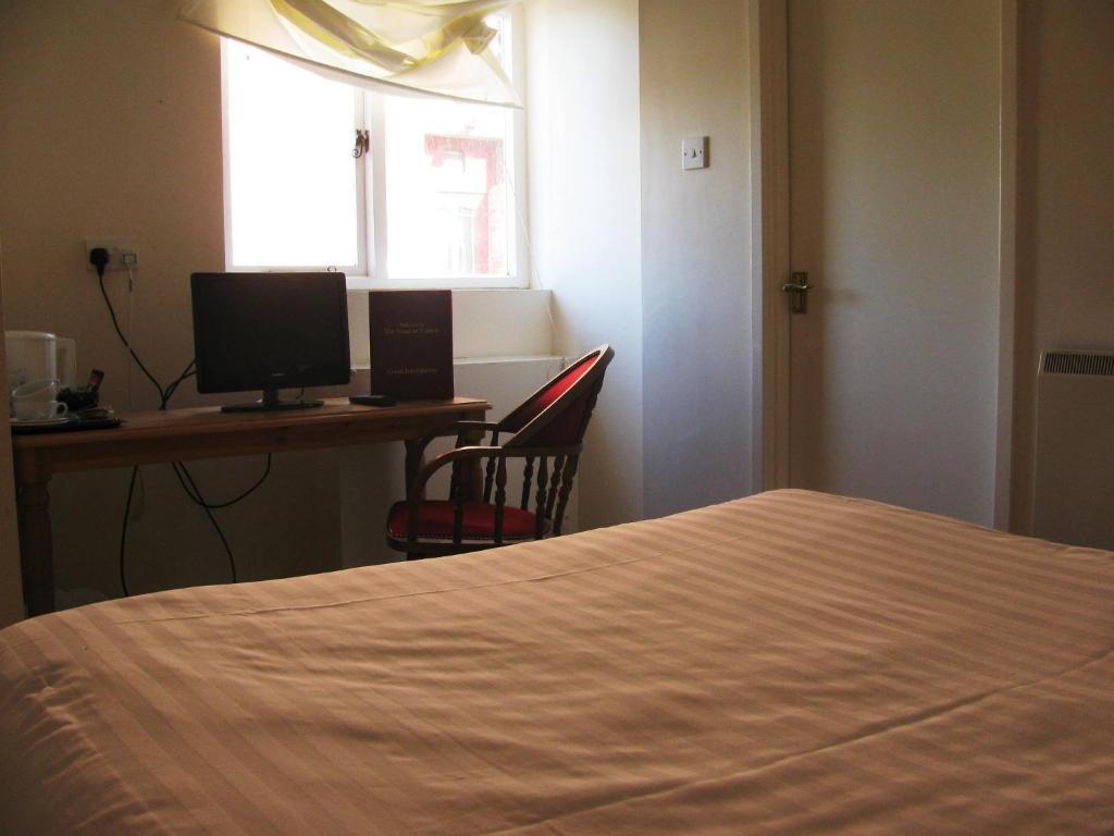 Swan At Forton Newport  Room photo