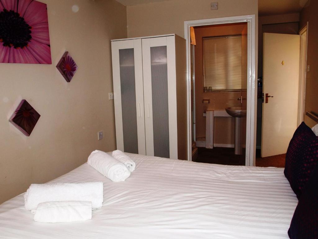 Swan At Forton Newport  Room photo
